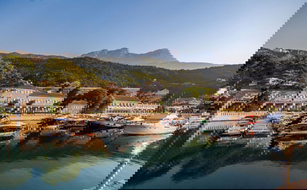 Hotel Lazure Marina & Hotel