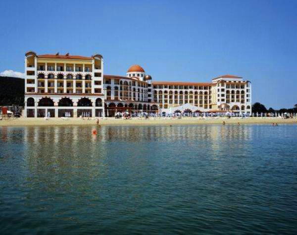 Alua Helios Bay