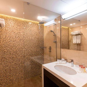 Hotel Ramada Hotel & Suites By Wyndham Yerevan cazare Yerevan