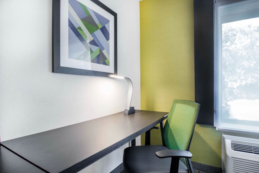 Holiday Inn Express And Suites Albany Airport- Wolf Road By Ihg