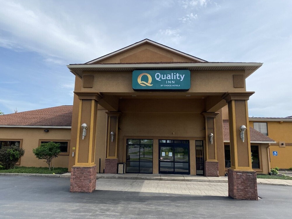 Hotel Quality Inn Near Walden Galleria Mall