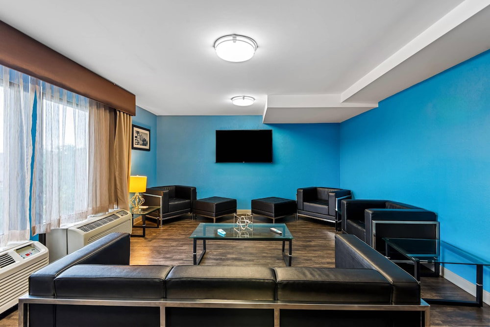Hotel Spark By Hilton Syracuse Carrier Circle