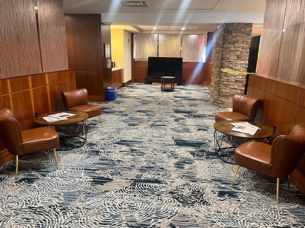 Randolph Hotel Liverpool/Syracuse/Airport West, Trademark