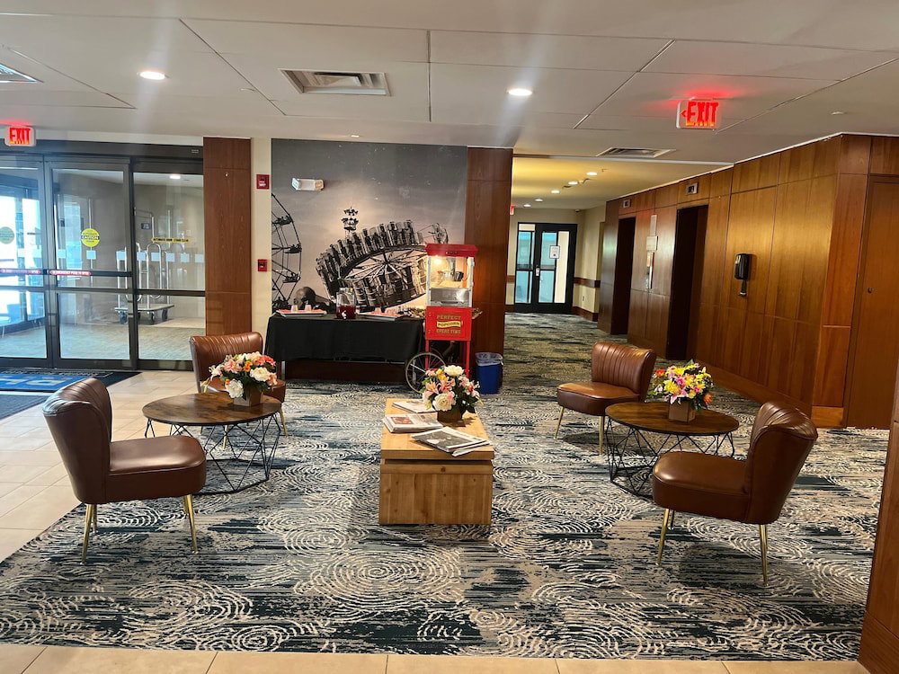 Randolph Hotel Liverpool/Syracuse/Airport West, Trademark