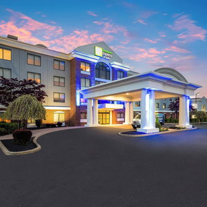 Hotel Holiday Inn Express Hotel & Suites Buffalo-Airport By Ihg cazare Buffalo