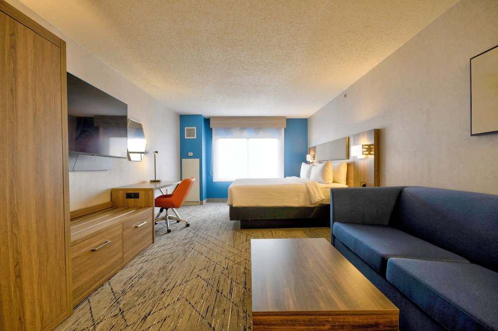 Holiday Inn Express Hotel & Suites Buffalo-Airport By Ihg