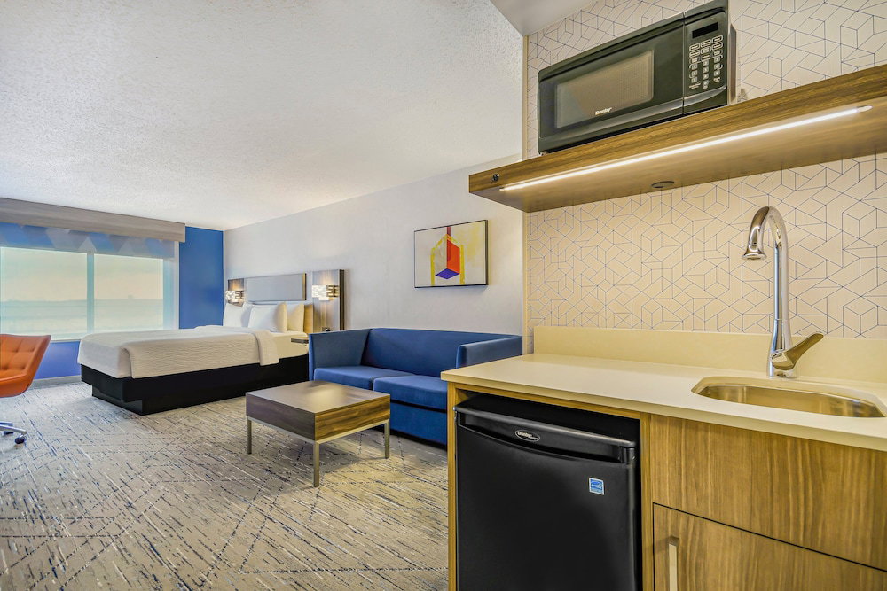 Holiday Inn Express Hotel & Suites Buffalo-Airport By Ihg