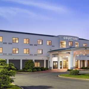 Hotel Courtyard By Marriott Kingston cazare Kingston