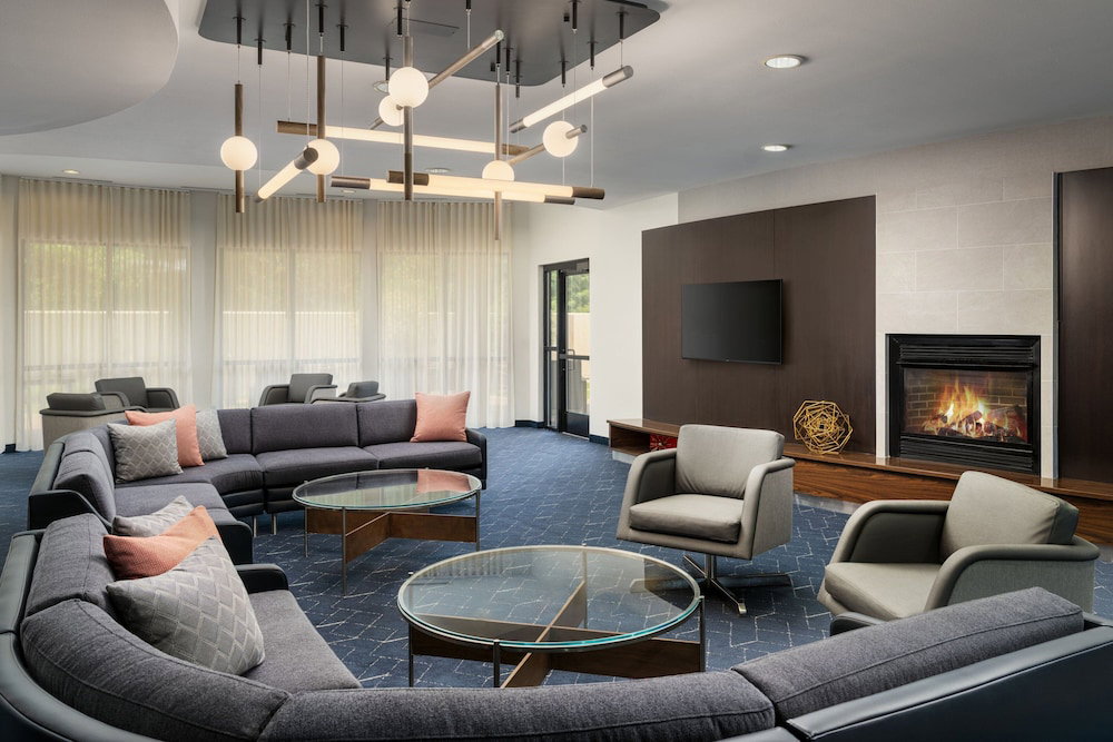 Courtyard By Marriott Kingston