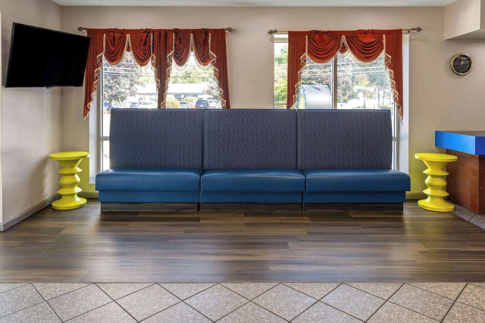 Days Inn & Suites By Wyndham Albany