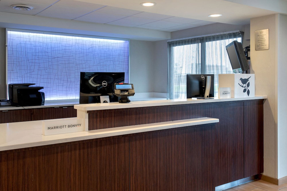 Fairfield Inn Marriott Rochester Airport