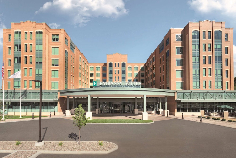 Hotel Embassy Suites Saratoga Springs