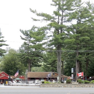 Hotel Do Rest Court cazare Lake George