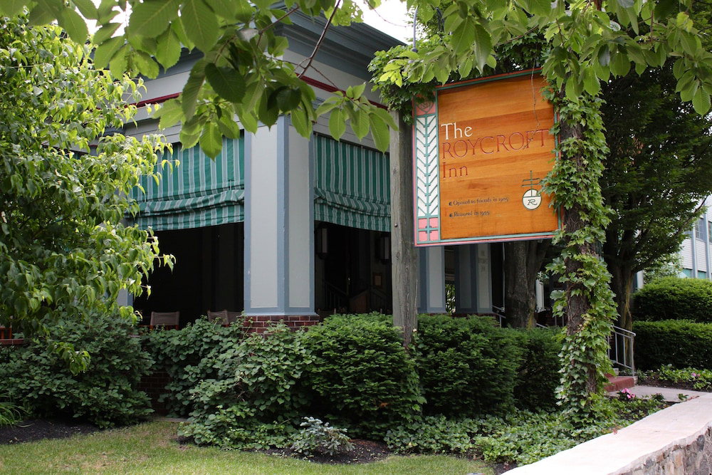 Hotel Roycroft Inn