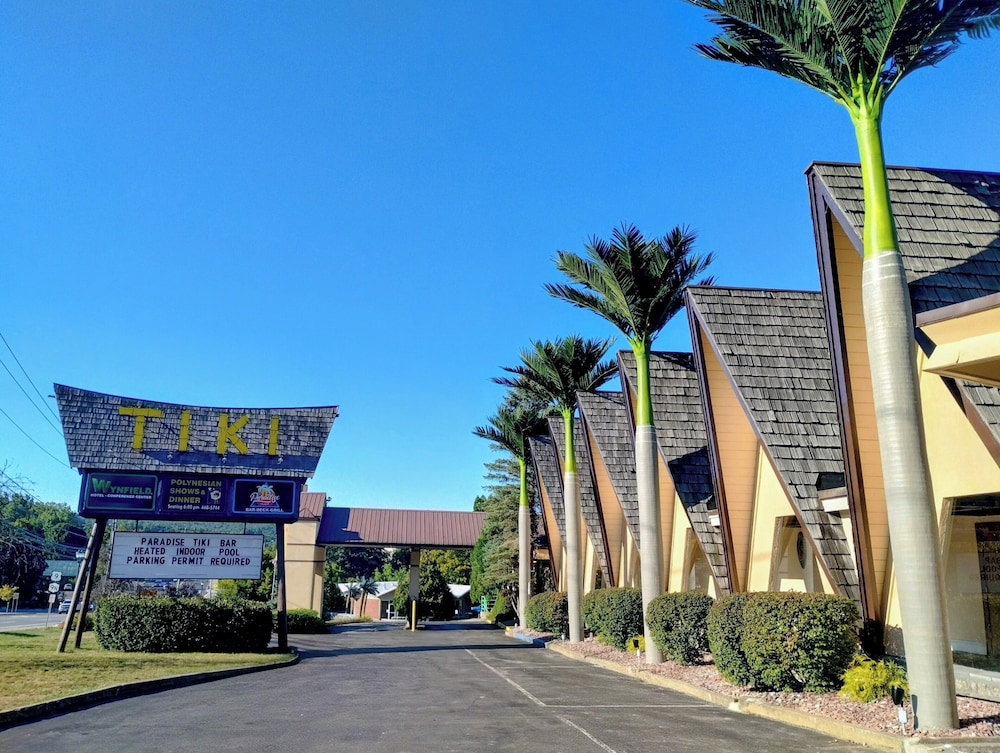 Hotel Tiki Resort