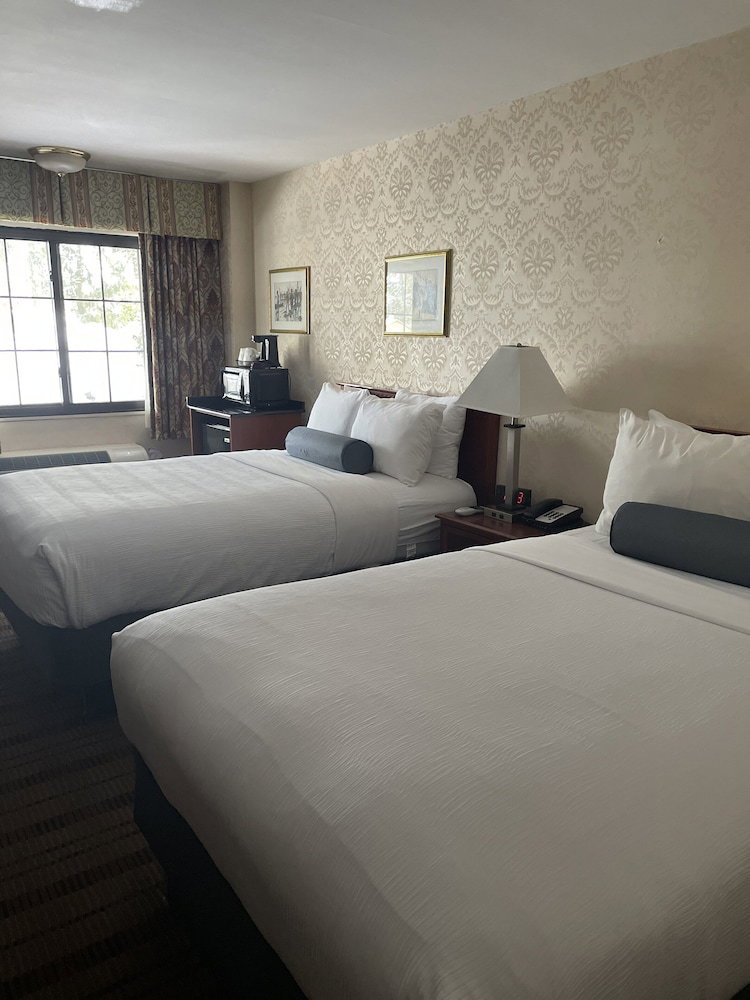 Hotel Surestay Plus By Best Western Woodbury Inn