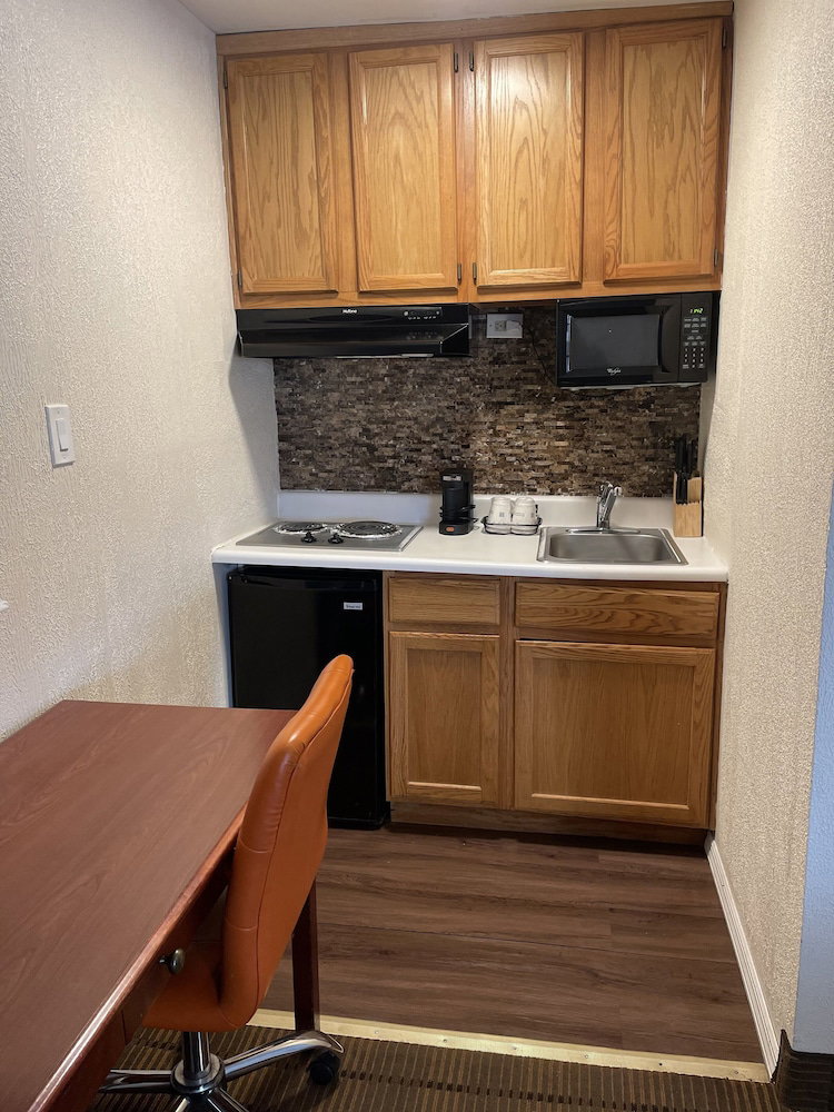 Surestay Plus By Best Western Woodbury Inn