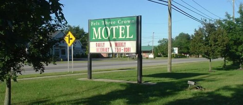 Hotel Fels Three Crown Motel