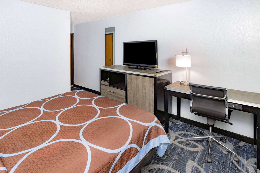 Super 8 By Wyndham Johnstown/Gloversville