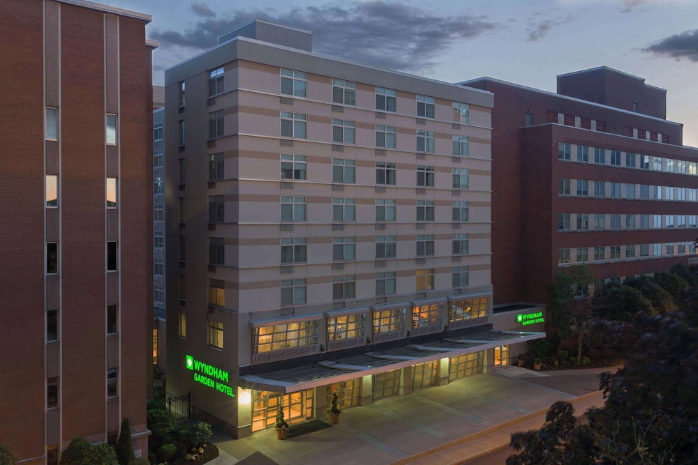 Hotel Wyndham Garden Buffalo Downtown
