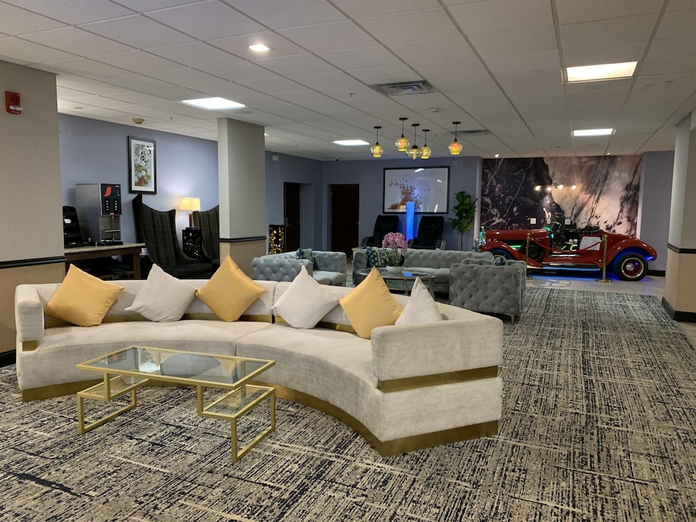 Hotel Albany Airport Inn