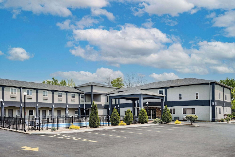 Hotel Days Inn & Suites By Wyndham Niagara Falls/Buffalo