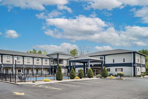 Hotel Days Inn & Suites By Wyndham Niagara Falls/Buffalo cazare Niagara Falls