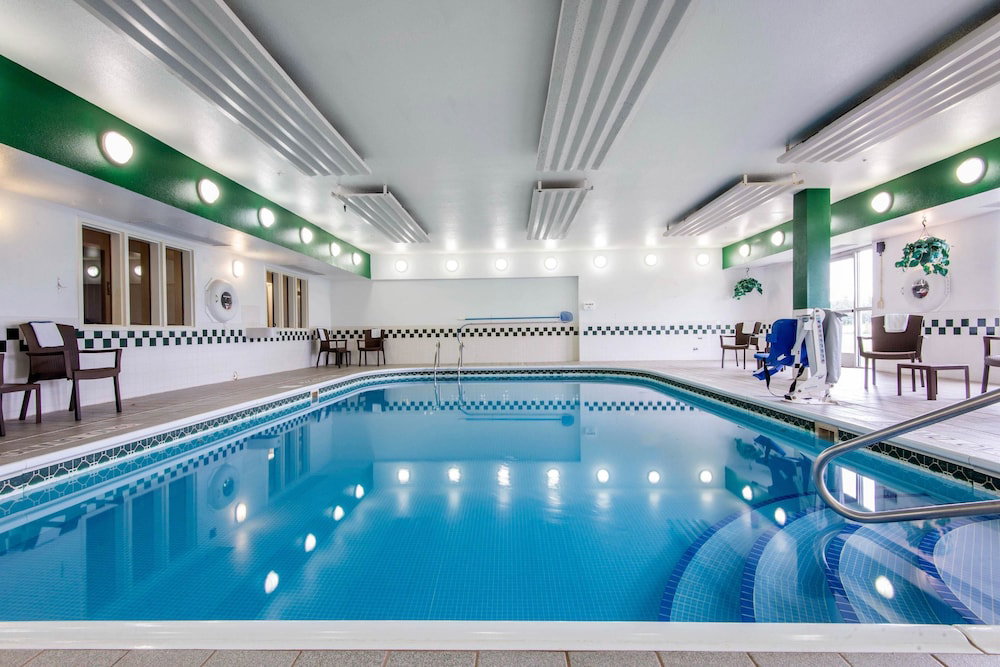 Hotel Comfort Suites Rochester Henrietta University Area