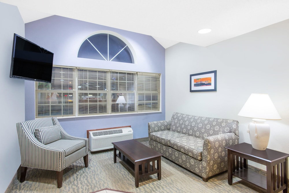 Microtel Inn & Suites By Wyndham Seneca Falls