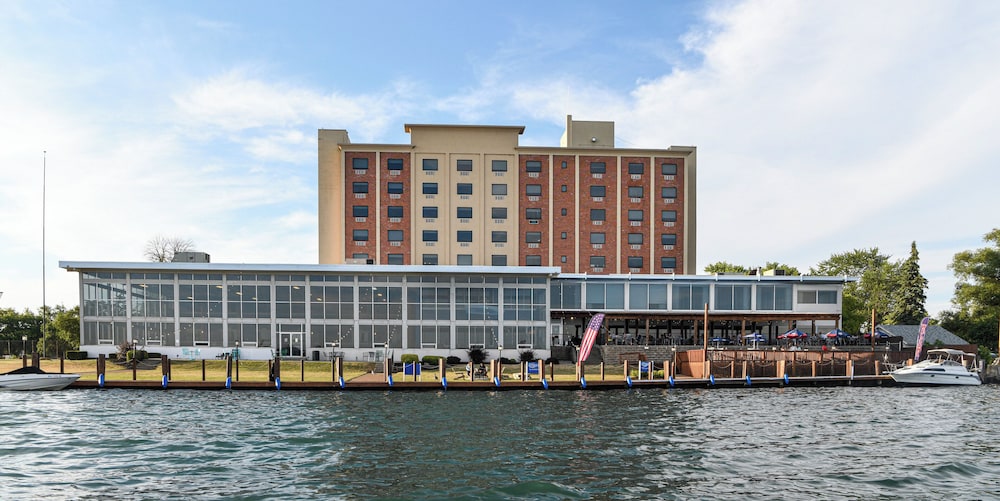 Hotel Crowne Plaza Niagara Falls Ny Riverside By Ihg