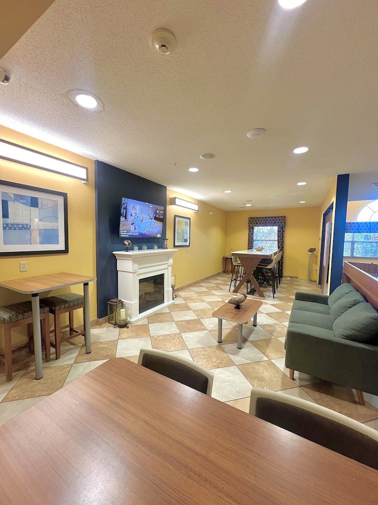 Microtel Inn & Suites By Wyndham Chili/Rochester Airport