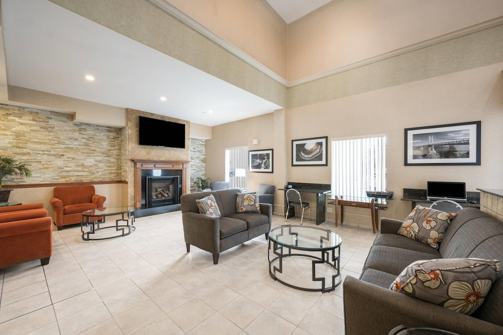 Quality Inn & Suites Fishkill South Near I-84
