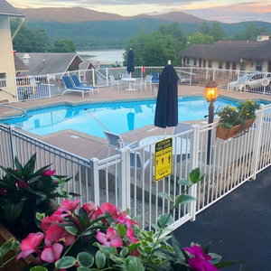 Hotel Nordick's Inn cazare Lake George