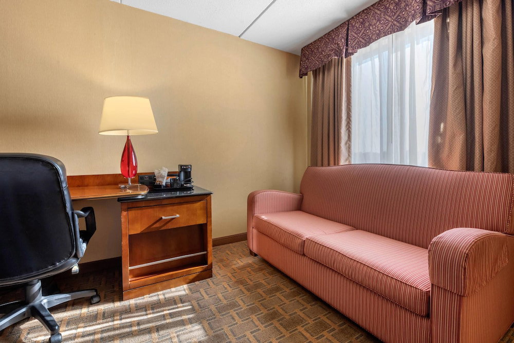 Clarion Hotel Conference Center On Lake Erie