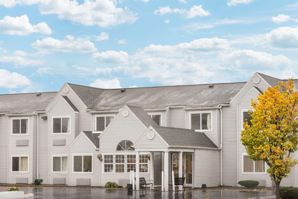 Hotel Baymont By Wyndham Henrietta/Rochester