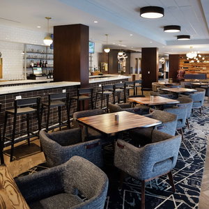 Hotel Doubletree By Hilton Jamestown cazare Galena