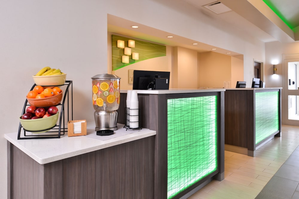 Holiday Inn Hotel & Suites Rochester - Marketplace By Ihg