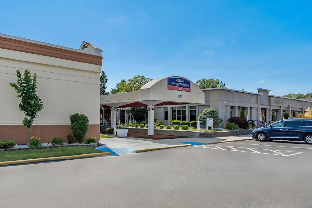 Howard Johnson By Wyndham Albany