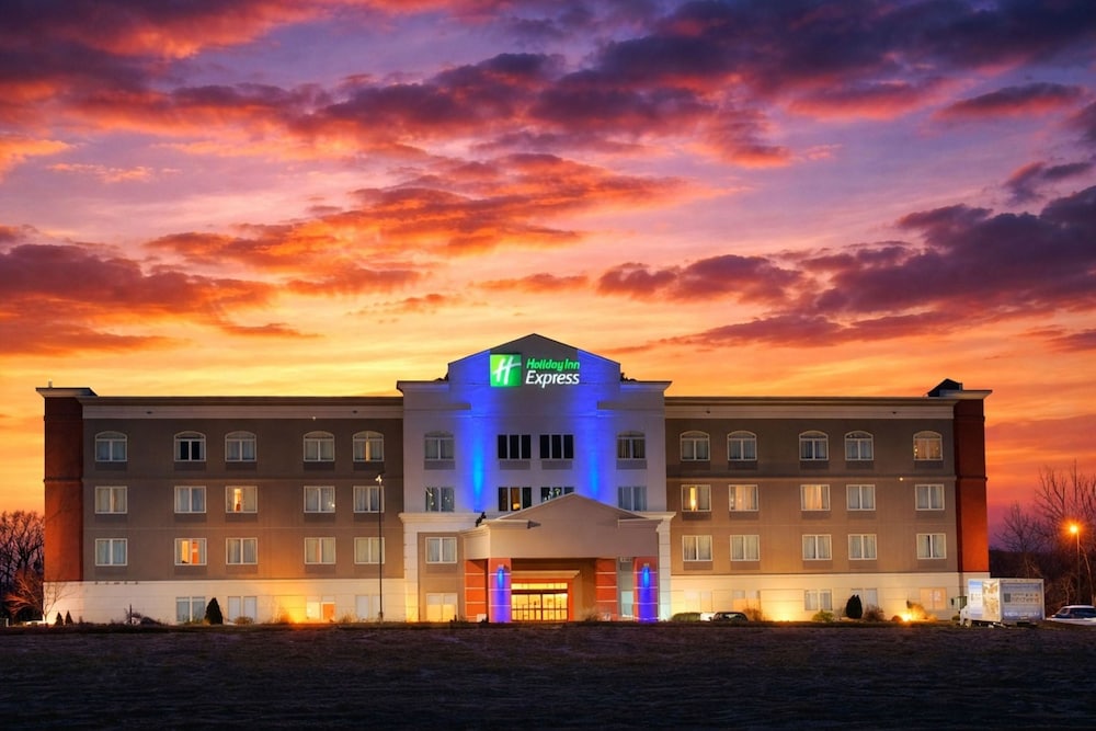 Hotel Holiday Inn Express Syracuse Fairgrounds By Ihg