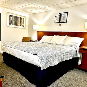 Hotel Crown Inn & Suites cazare Wellsville