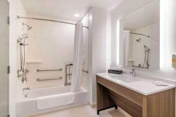 Comfort Inn & Suites Saratoga Springs