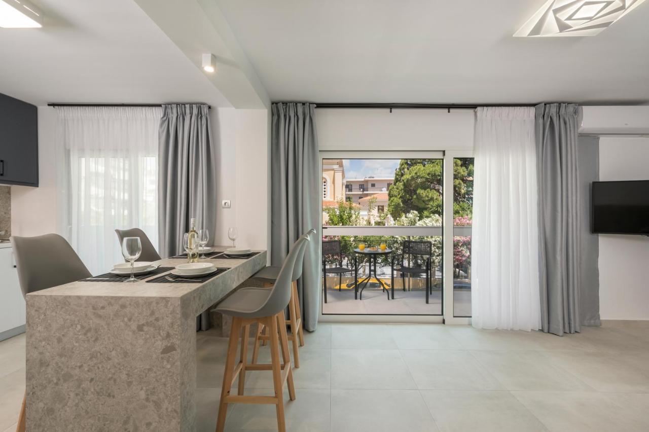 dal travel Quarters Luxury Apts