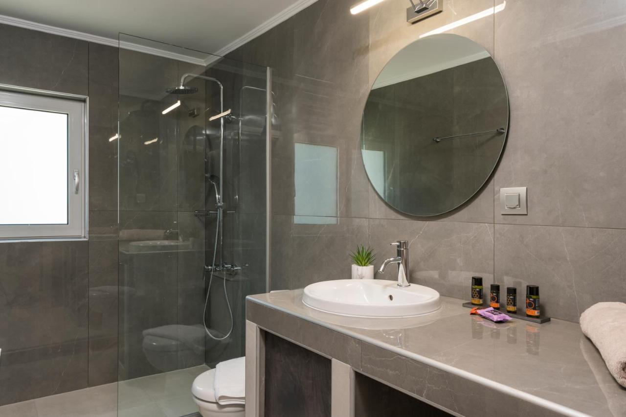 dal travel Quarters Luxury Apts