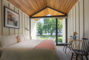 Hotel Hutton Brickyards Riverfront Hotel + Venue cazare Kingston