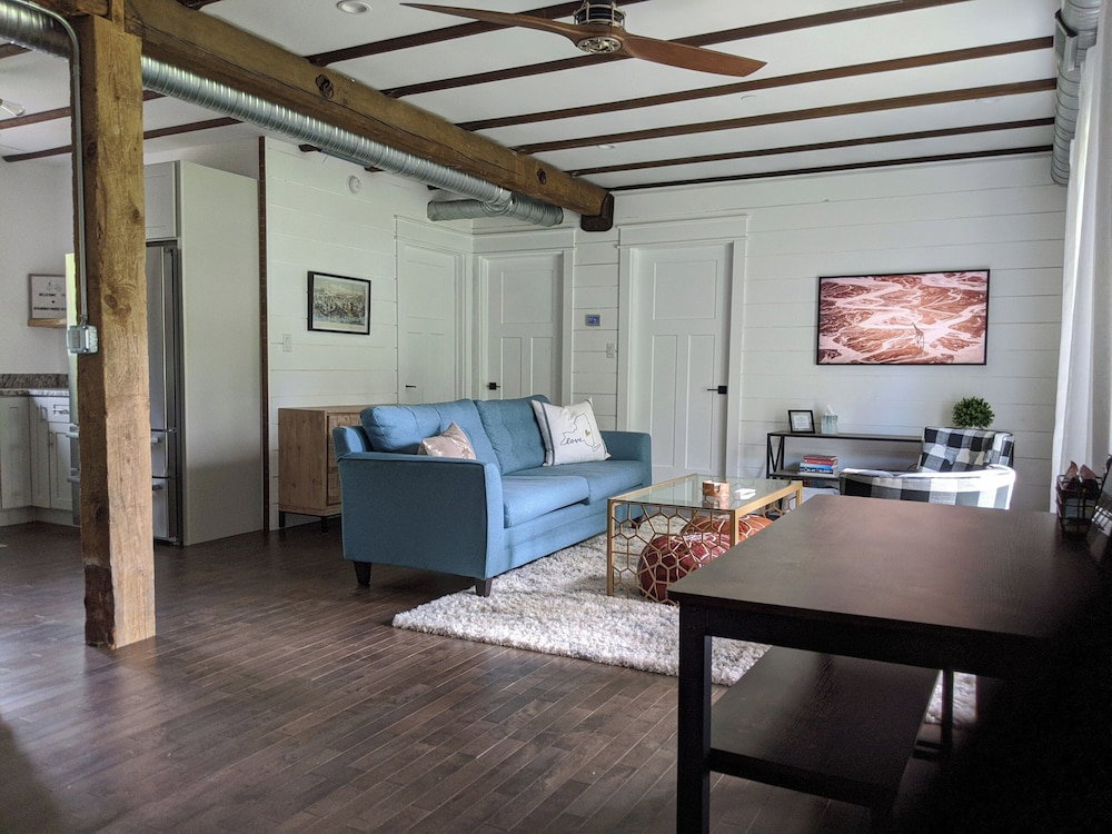 Hotel Historic Horse Barn Apartment In Goshen