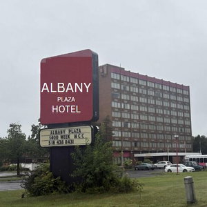 Hotel Albany Plaza Hotel cazare West End