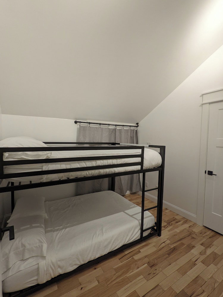 Hay Loft Apartment In Barn - Goshen