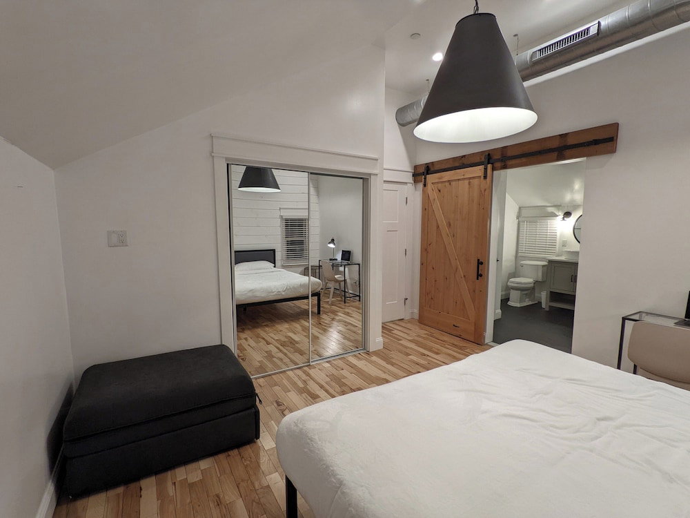 Hay Loft Apartment In Barn - Goshen