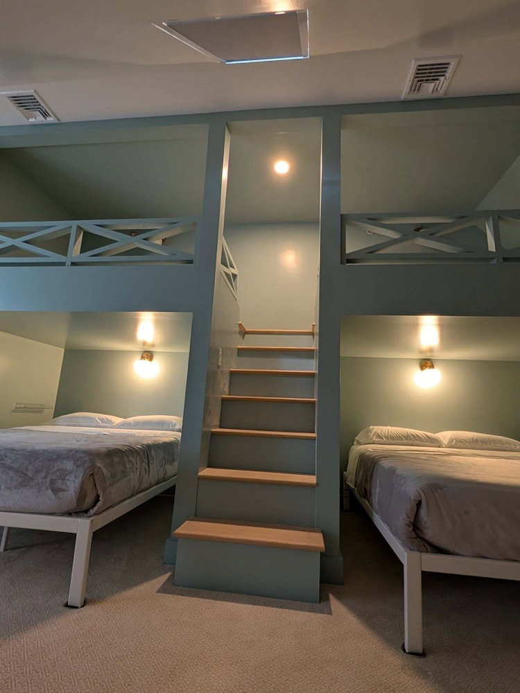 Parkway House Goshen Family-Friendly Bed & Breakfast