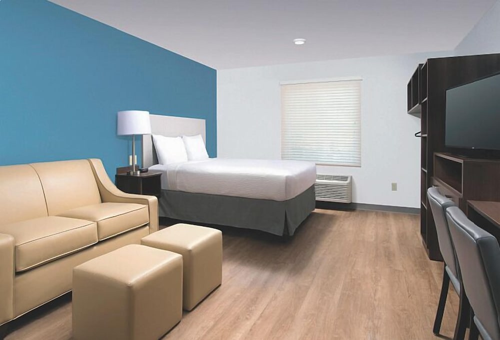 Woodspring Suites Rochester Greece